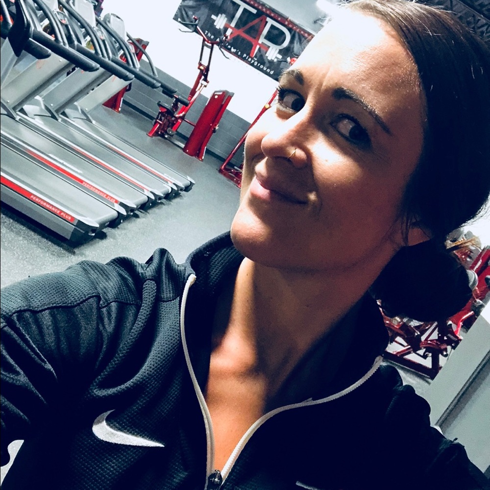 Meet your Posher, Elizabeth